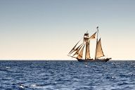 Sailing ship