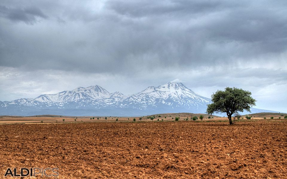 Inactive volcanos Hasan Dag & Erciyes