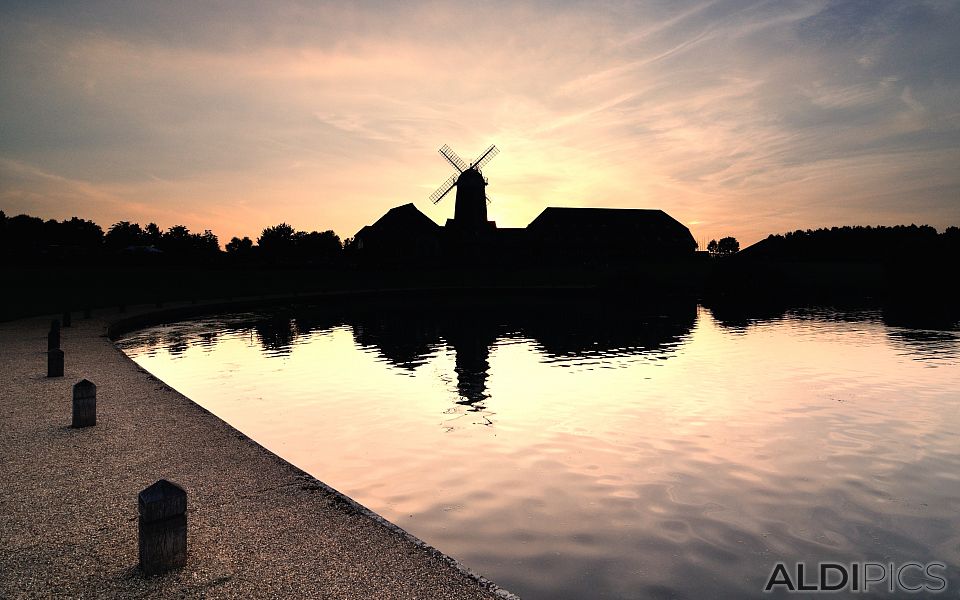 Caldecotte Lake