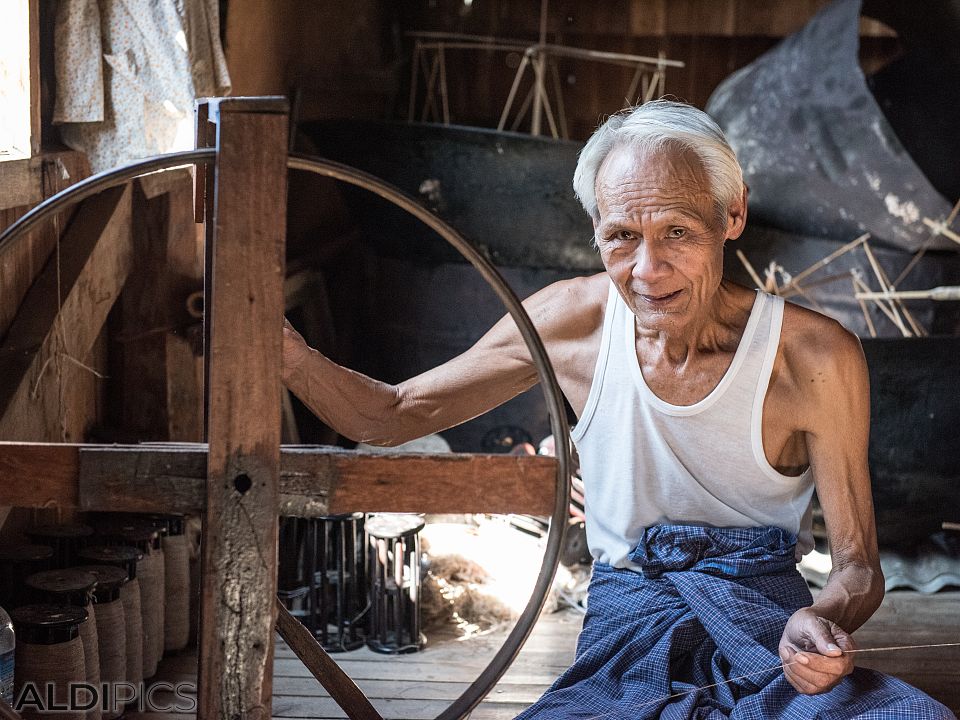 Craft workshops in Inle