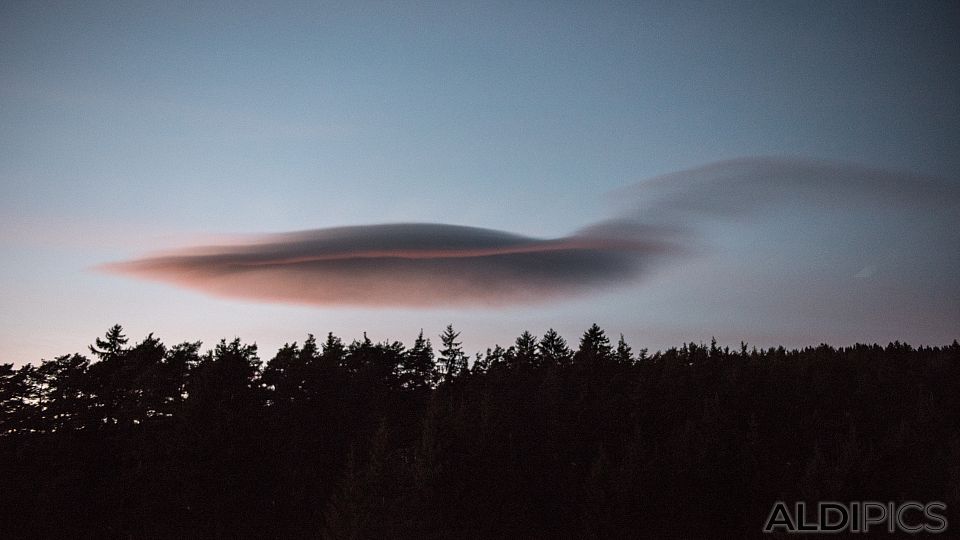 UFO cloud over Yundola