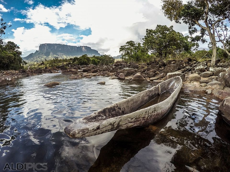 Climbing to Roraima