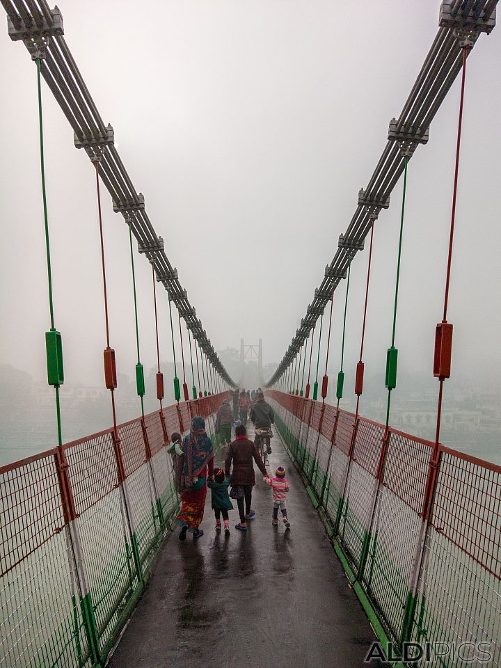 The bridge over the Ganges