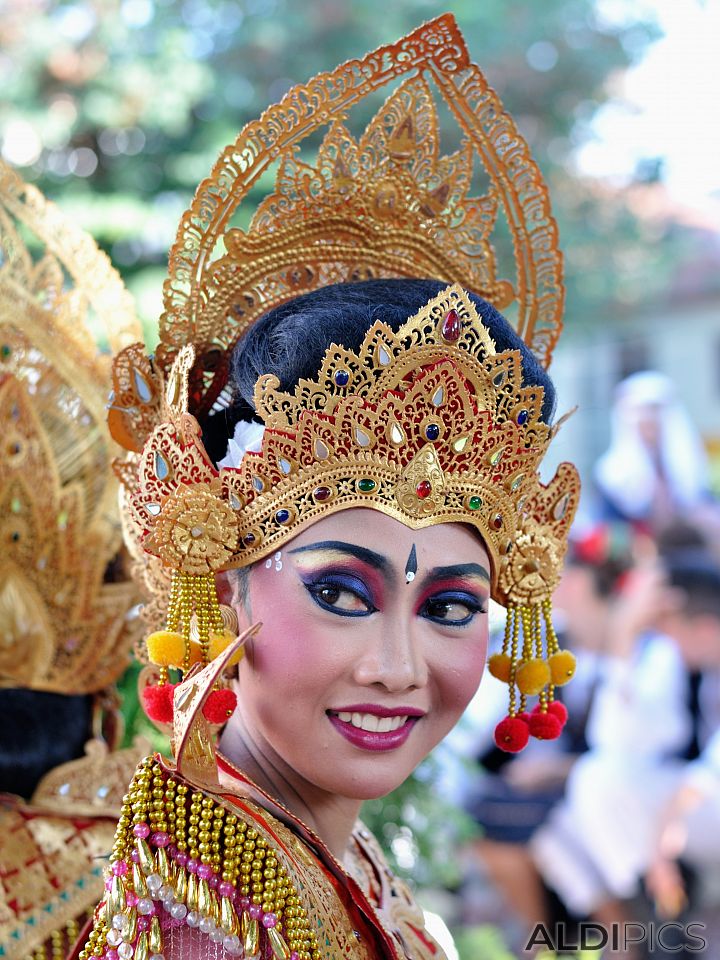 Dance group from Indonesia - 
Folk Festival Plovdiv 2013