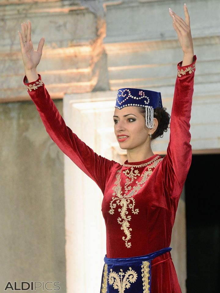 Танцов състав от Армения - 
Фолклорен фестивал Пловдив 2013