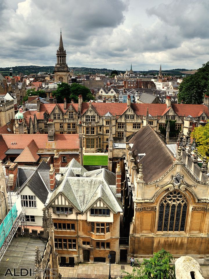 Universities in Oxford