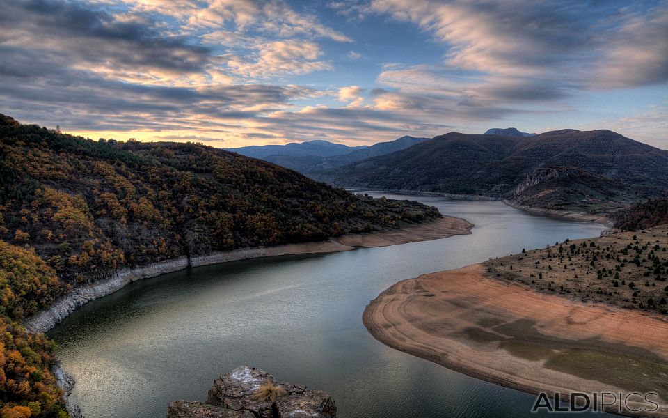 Меандрите на река Арда край Кърджали