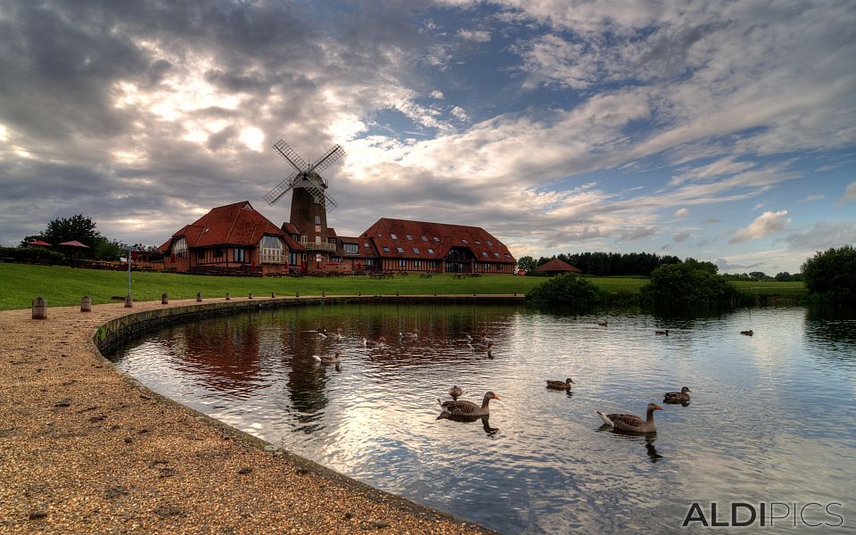 Caldecotte Lake