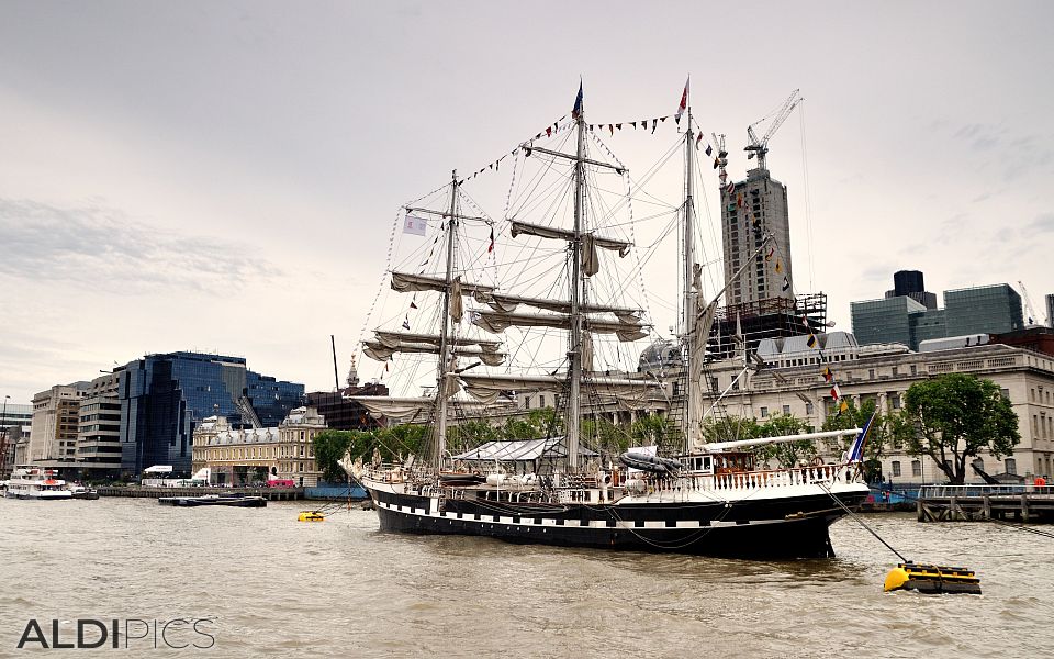 С кораб по Река Темза