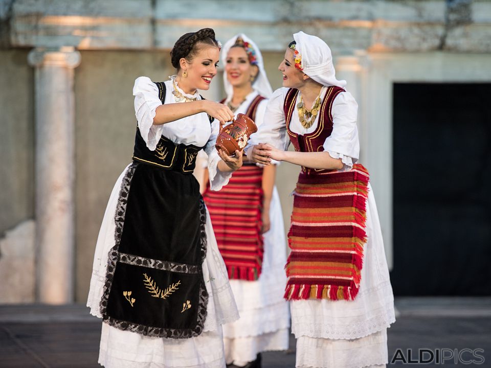 Танцов състав от Сърбия - 
Фолклорен фестивал Пловдив 2014