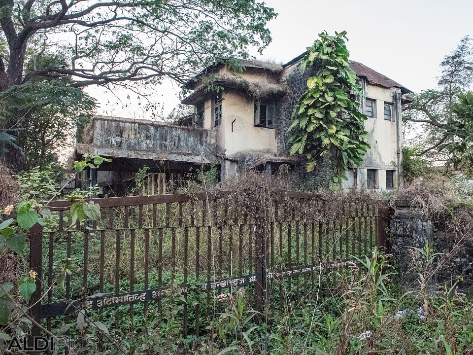 Abandoned building