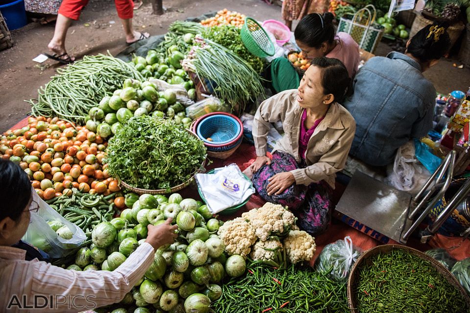 Street market in Bagan