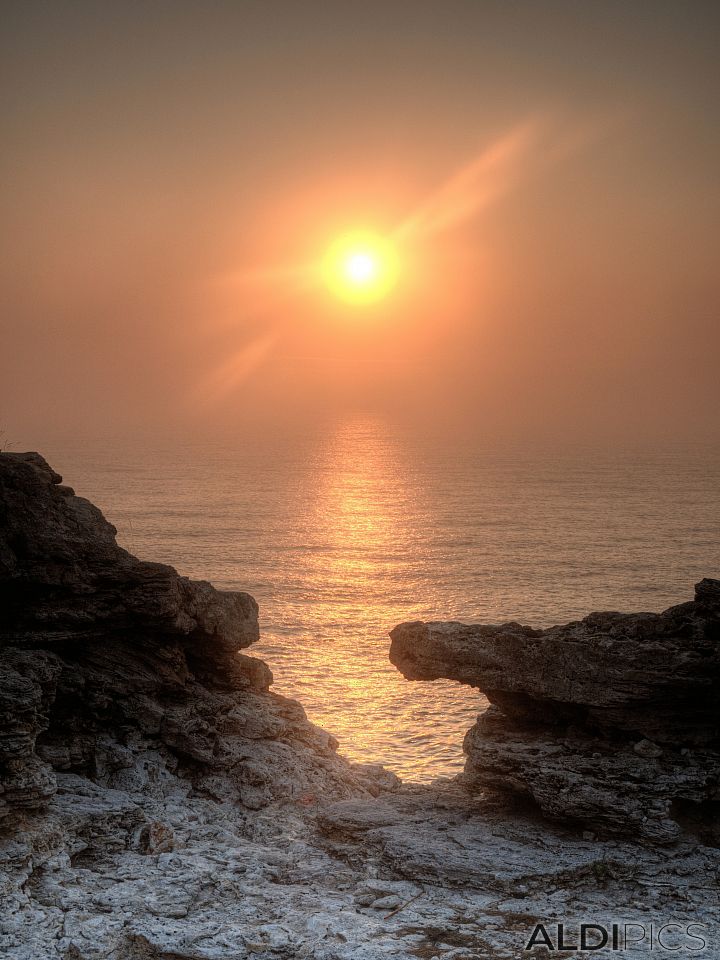 Sunrise near Tyulenovo