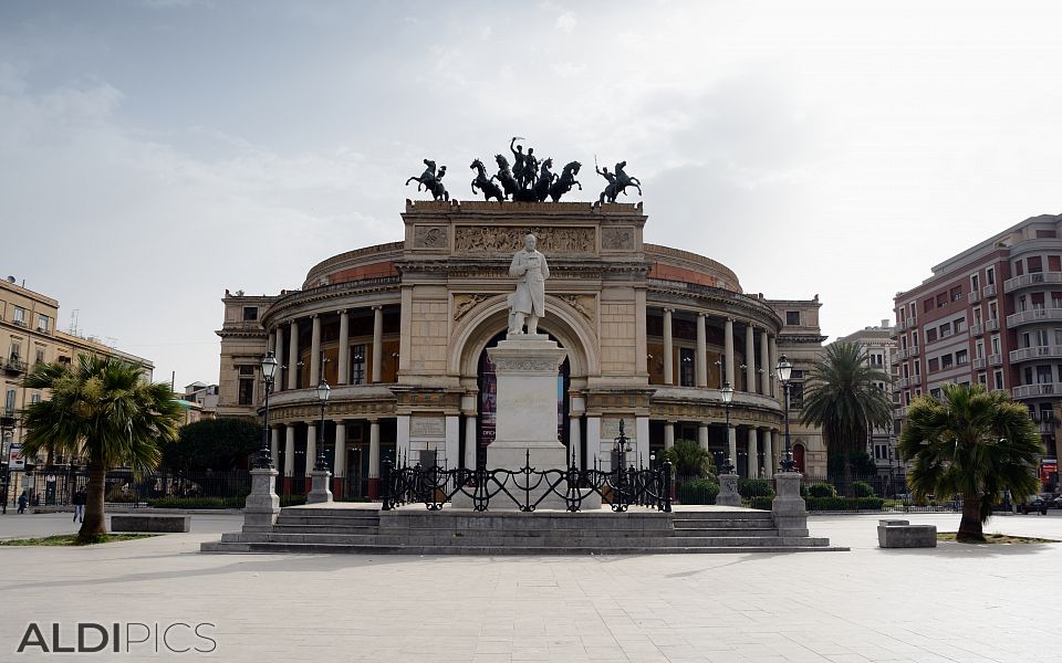 Beautiful buildings in Palermo