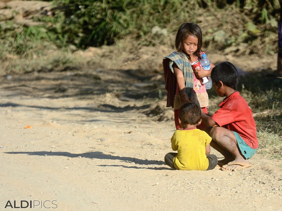 Children from Laos