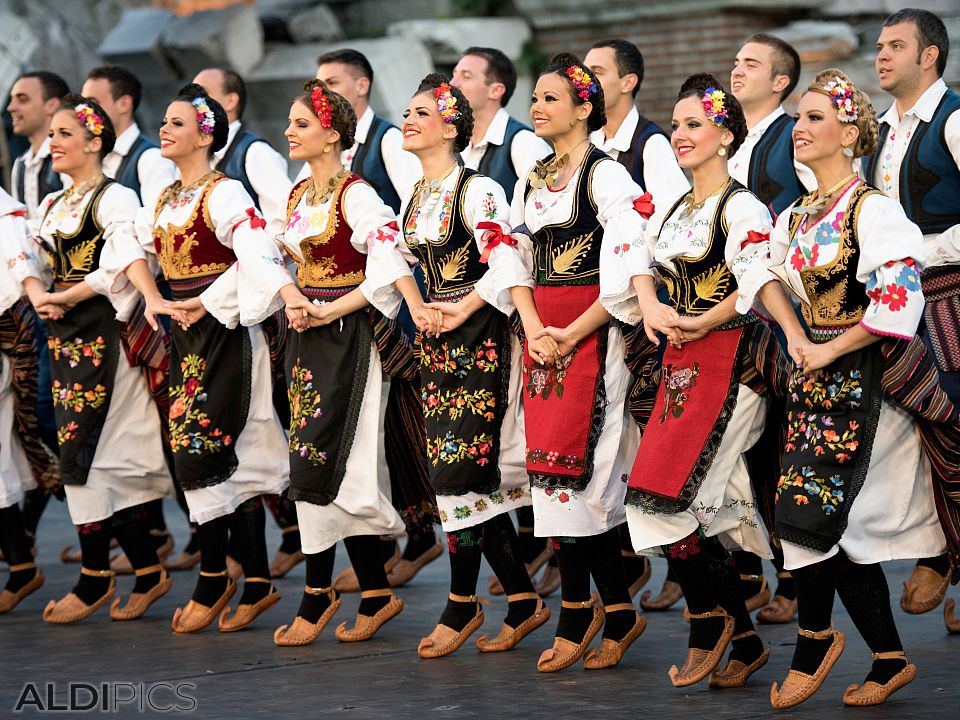 Танцов състав от Сърбия - 
Фолклорен фестивал Пловдив 2014