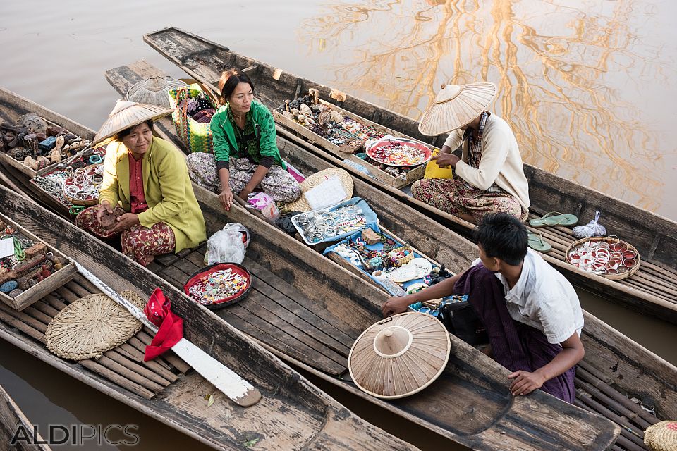 Floating market