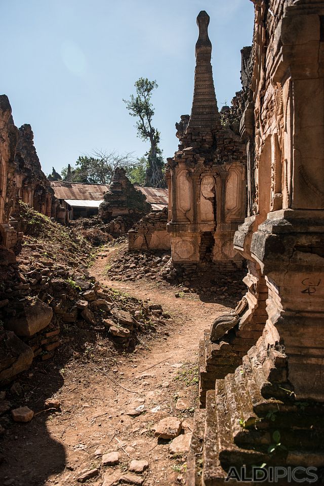 Pagodas of XVII century