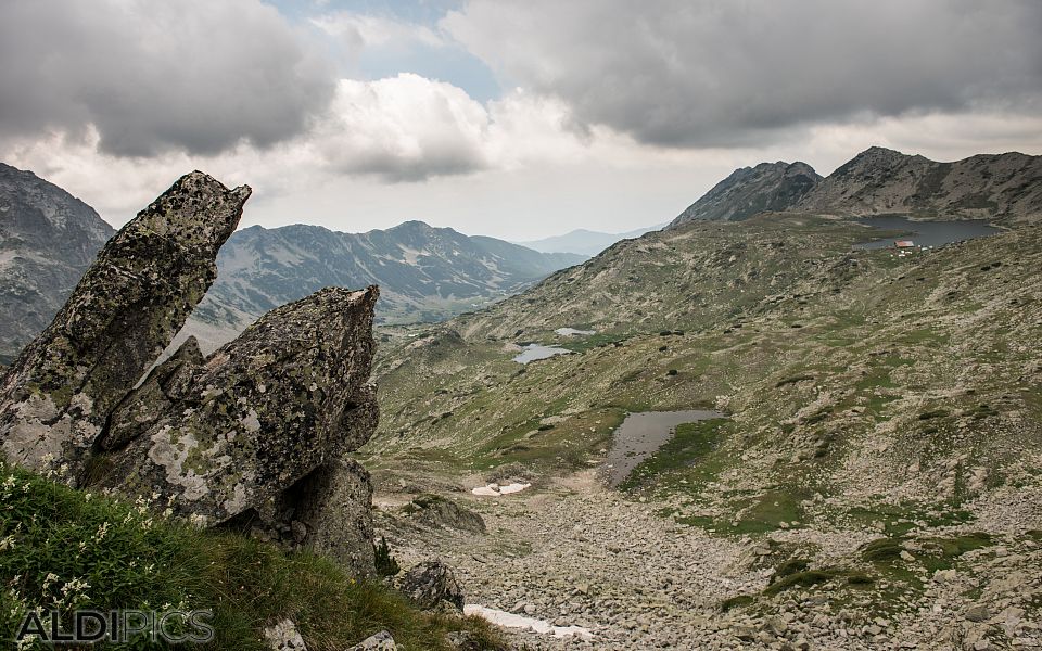 Peaks above the Tevno lake