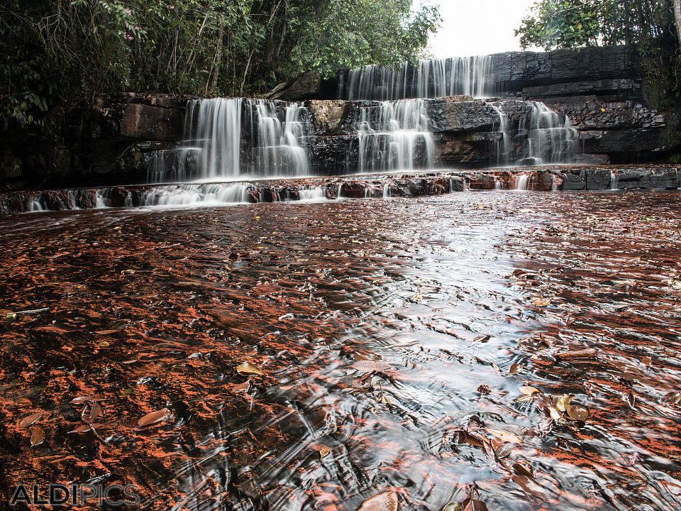 Kako Paru Falls