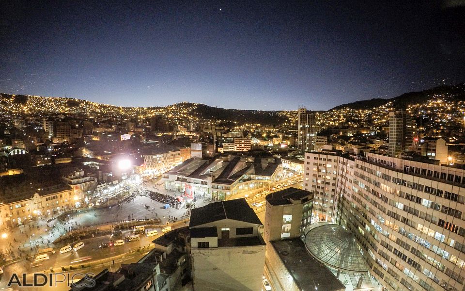 La Paz at night