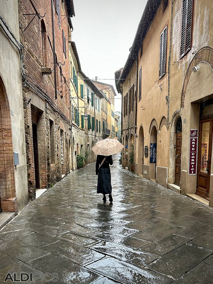 It's rainy in Tuscany.