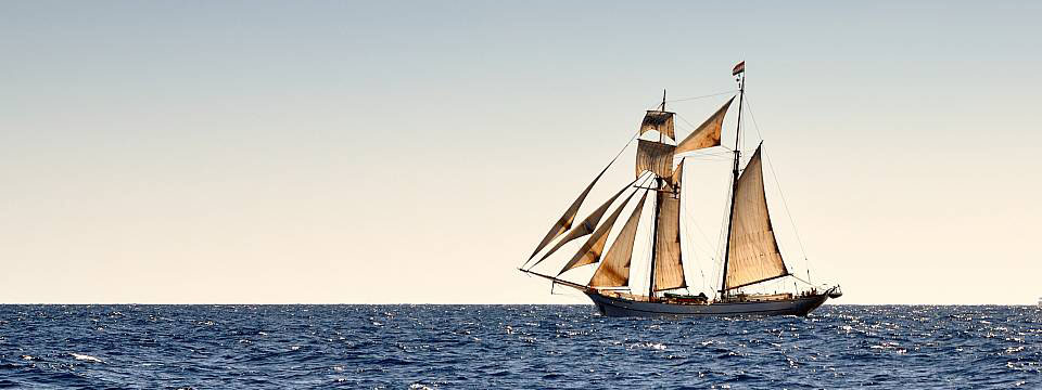 Sailing ship